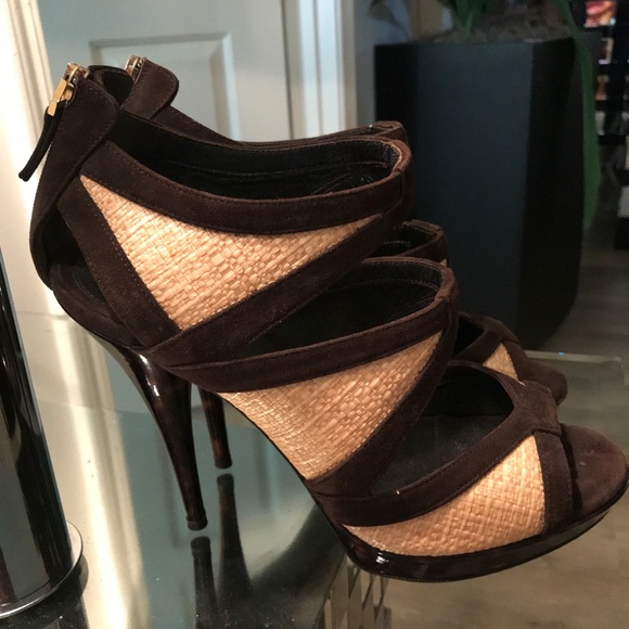 S O L D ‼️‼️‼️Fendi Heels - Picture 4 of 6